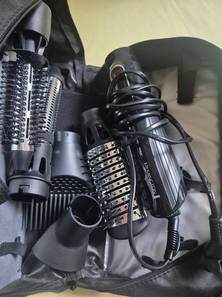 Siyah Saç Şekillendirici ve Fırça Seti - Görsel 2