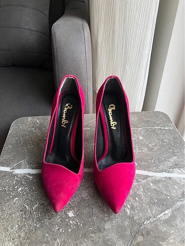 Fuşya stiletto
