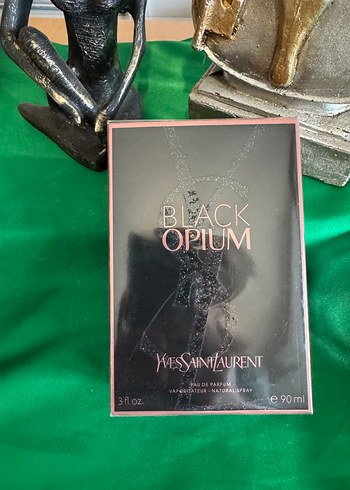 Yves Saint Laurent Black Opium Kadın Parfümü 90 ml