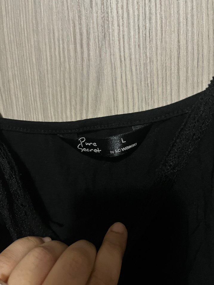 Siyah Dantel Detaylı Kolsuz Mini Tulum - Görsel 4