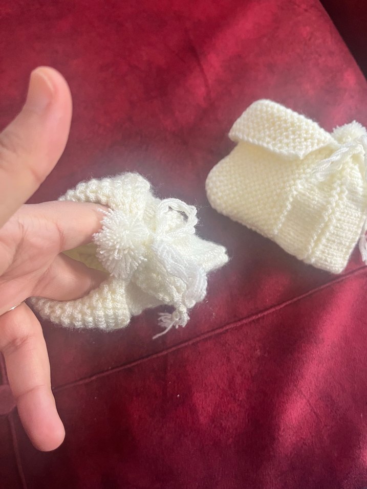 Kız Bebek Beyaz Örgü Patik - Görsel 3