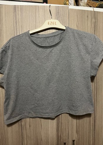 Gri Kısa Kollu Crop Top - Görsel 2