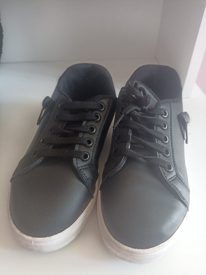 siyah çocuk ayakkabı 34 numara - Görsel 2