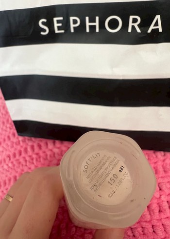 Fenty Beauty Beige Fondöten - Görsel 3