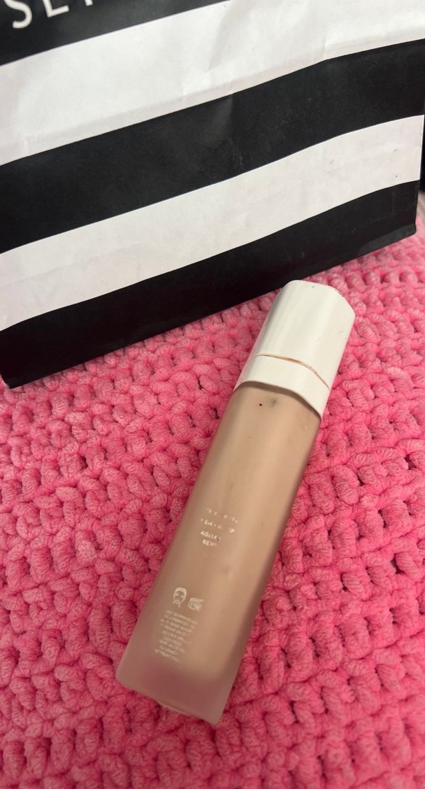 Fenty Beauty Beige Fondöten - Görsel 2