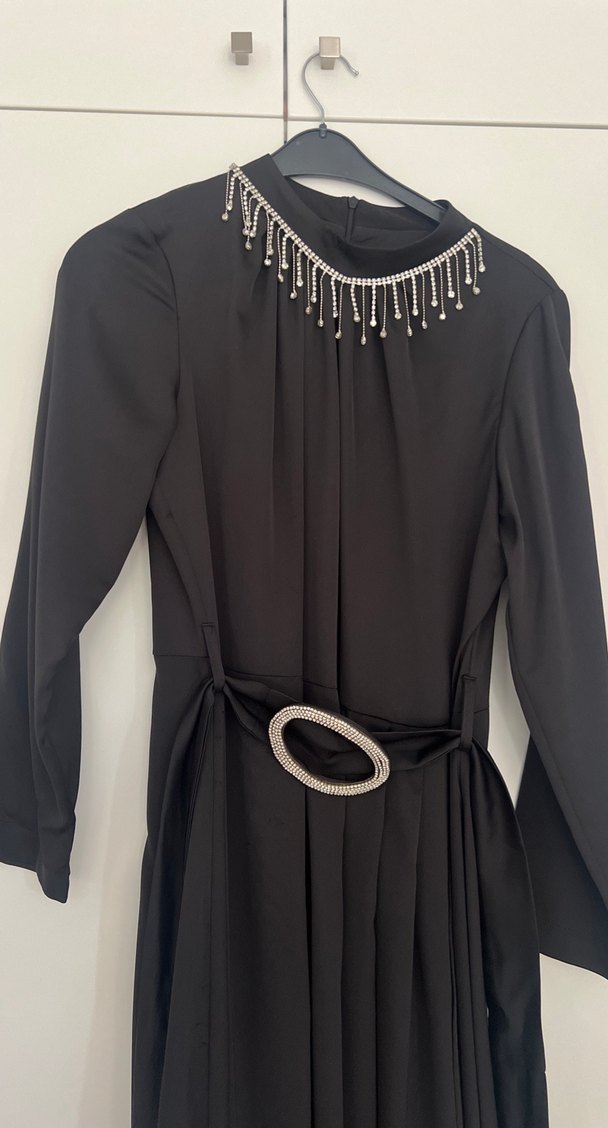 Tesettür abiye Siyah Uzun Kollu Kemerli Elbise - Görsel 3