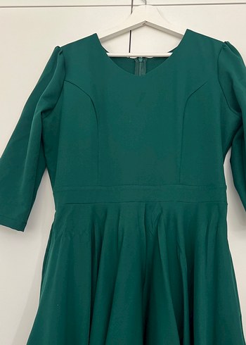 Klasik Yeşil Uzun Pilili Elbise - Görsel 2