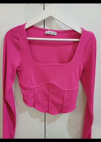 Pembe Kare Yaka Uzun Kollu Kısa Bluz