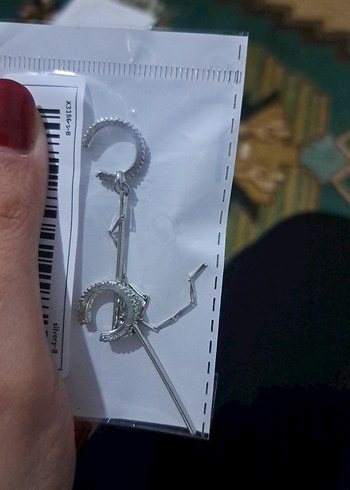 Gri Mini Püsküllü Modern klipsli Küpe - Görsel 3