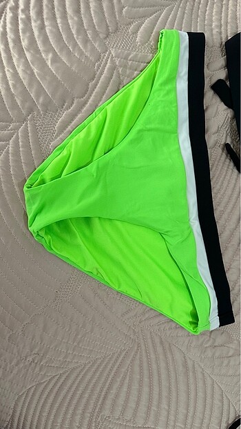 s Beden Bikini