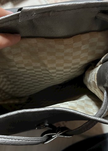 Gri Deri Tokalı Kadın Sırt Çantası - Görsel 3