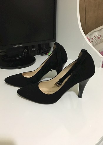 Klasik Siyah Süet Topuklu Stiletto