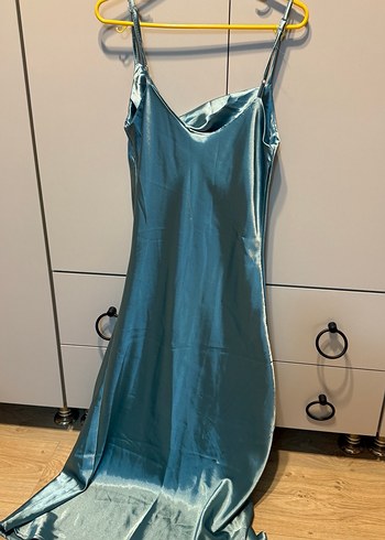 Mavi Saten Midi Drapeli Askılı Elbise - Görsel 3