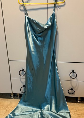 Mavi Saten Midi Drapeli Askılı Elbise - Görsel 4