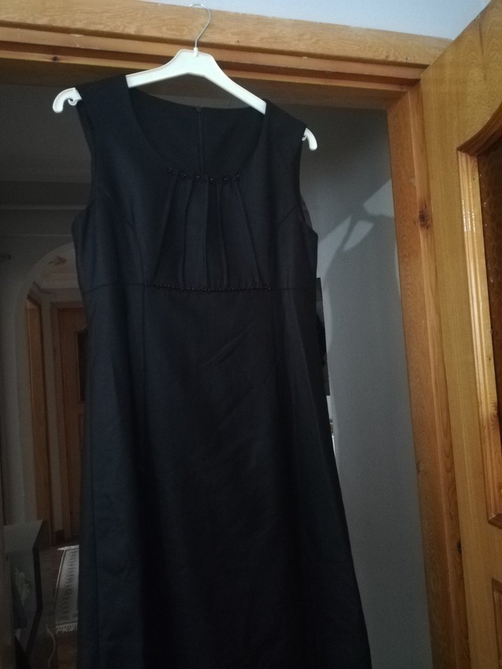 Siyah V Yakalı Uzun Kolsuz Elbise - Görsel 5