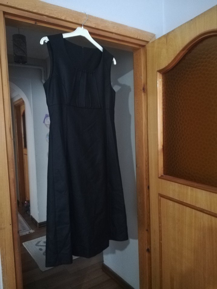 Siyah V Yakalı Uzun Kolsuz Elbise - Görsel 2