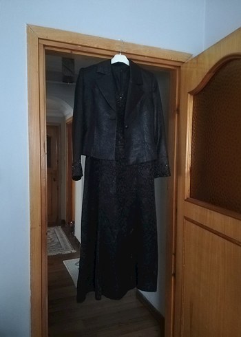 Siyah Uzun V Yaka Gotik Kadın Elbise - Görsel 9