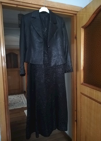 Siyah Uzun V Yaka Gotik Kadın Elbise - Görsel 8