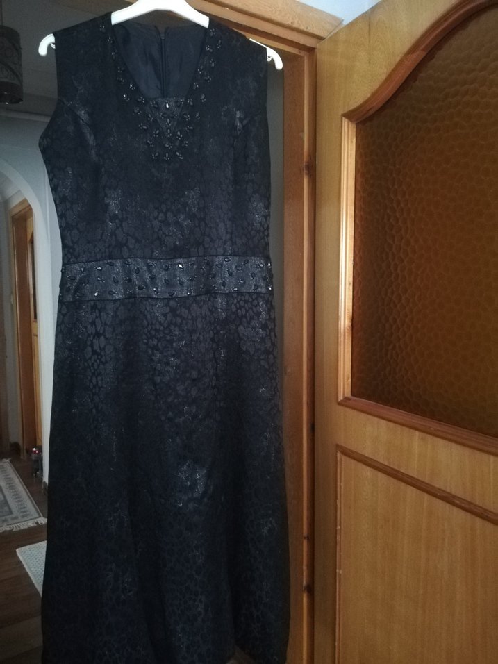 Siyah Uzun V Yaka Gotik Kadın Elbise - Görsel 4