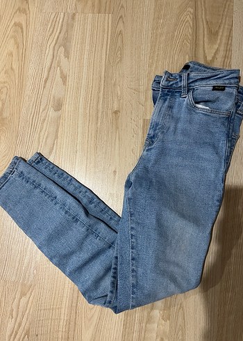 Mavi siyah renkte kot pantolonlar - Görsel 6