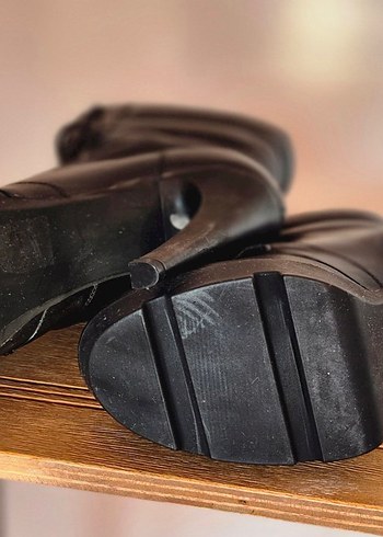 Network Kadın Siyah Deri Topuklu Bot - Görsel 7