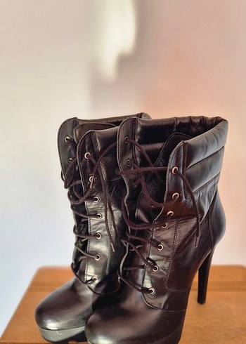 Network Kadın Siyah Deri Topuklu Bot - Görsel 4