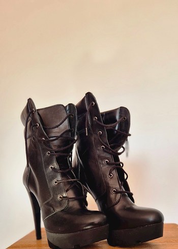 Network Kadın Siyah Deri Topuklu Bot - Görsel 2