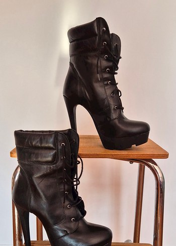 Network Kadın Siyah Deri Topuklu Bot - Görsel 9