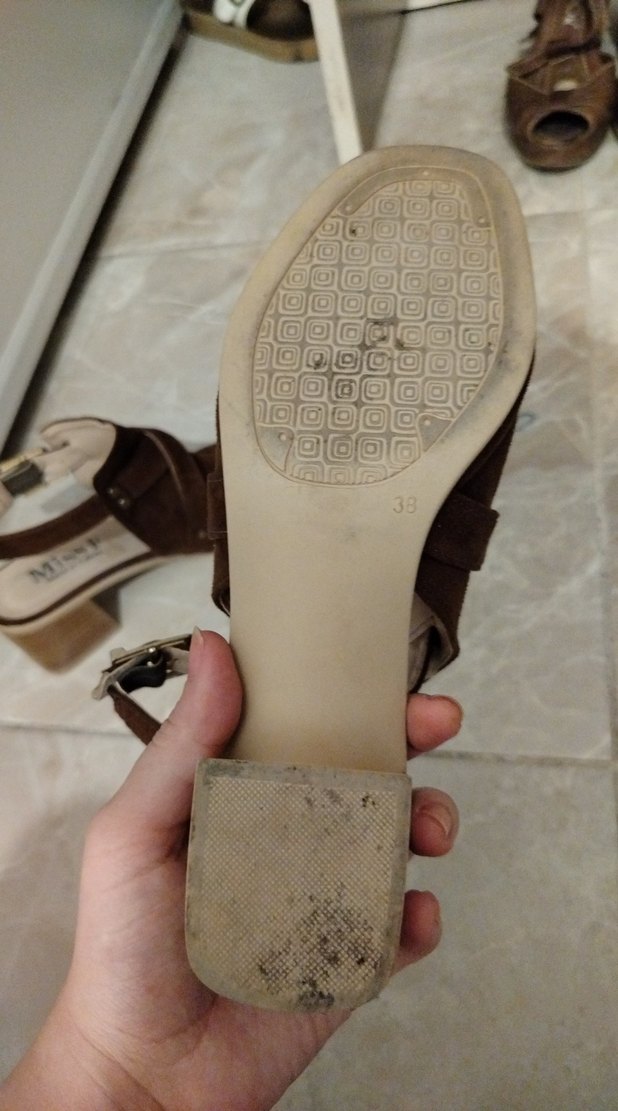 Kahverengi Süet Tokalı Kadın Topuklu Sandalet - Görsel 2