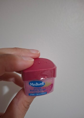 MEDİWELL ÇİLEK AROMALI DUDAK BAKIM KREMİ - Görsel 5