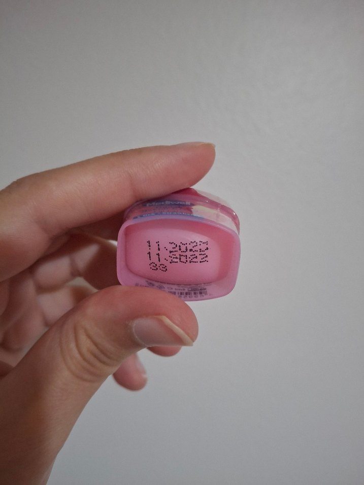 MEDİWELL ÇİLEK AROMALI DUDAK BAKIM KREMİ - Görsel 2