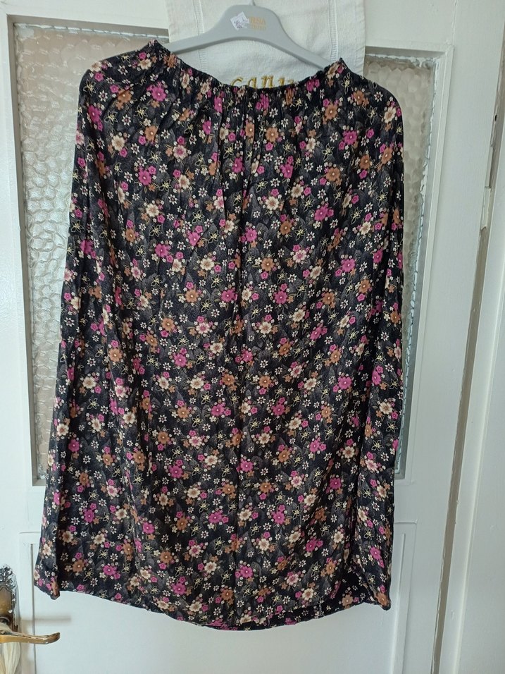 Çiçekli Bohem Düğmeli  bluz+etek ikili takım - Görsel 2