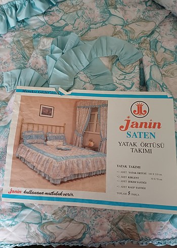 Beden Pastel Turkuaz Düz Desen Yatak Örtüsü