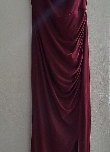 Bordo yırtmaçlı abiye elbise 