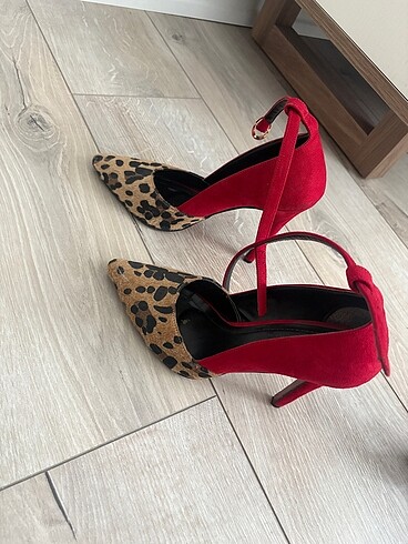 Zara Leopar desenli süet Stiletto
