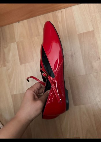 38 Beden kırmızı Renk Zara kırmızı babet