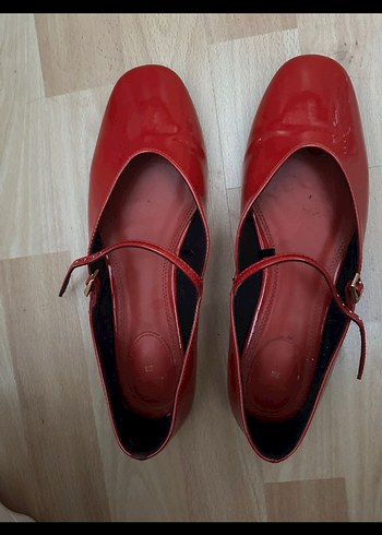 Zara kırmızı babet