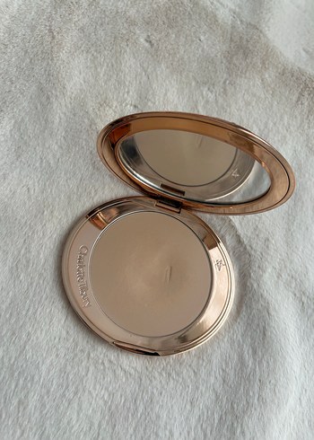 Beden Charlotte tilbury bronzer