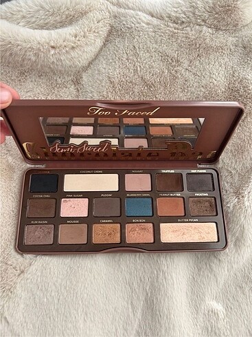 Too faced far paleti