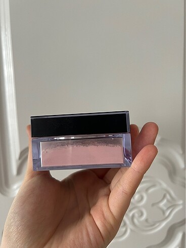 Beden Huda cherry blossom pudra