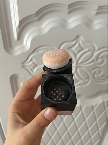  Beden Renk Huda beauty cherry blossom pudra