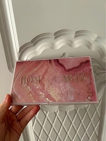 Huda Beauty Huda beauty far paleti