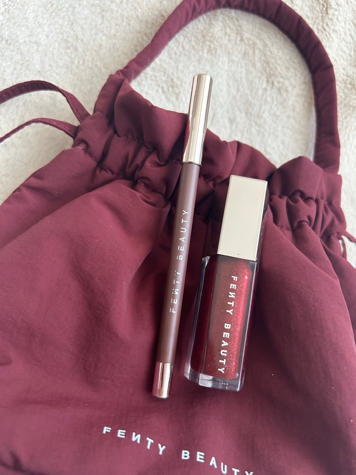 Fenty Beauty Dudak Parlatıcısı ve Kalemi - Görsel 4