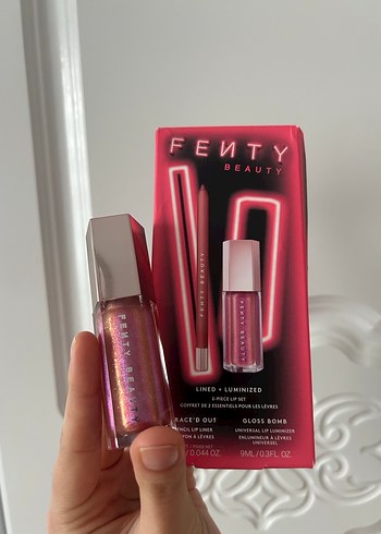 Fenty Beauty Pembe Işıltılı Dudak Parlatıcısı Seti - Görsel 8