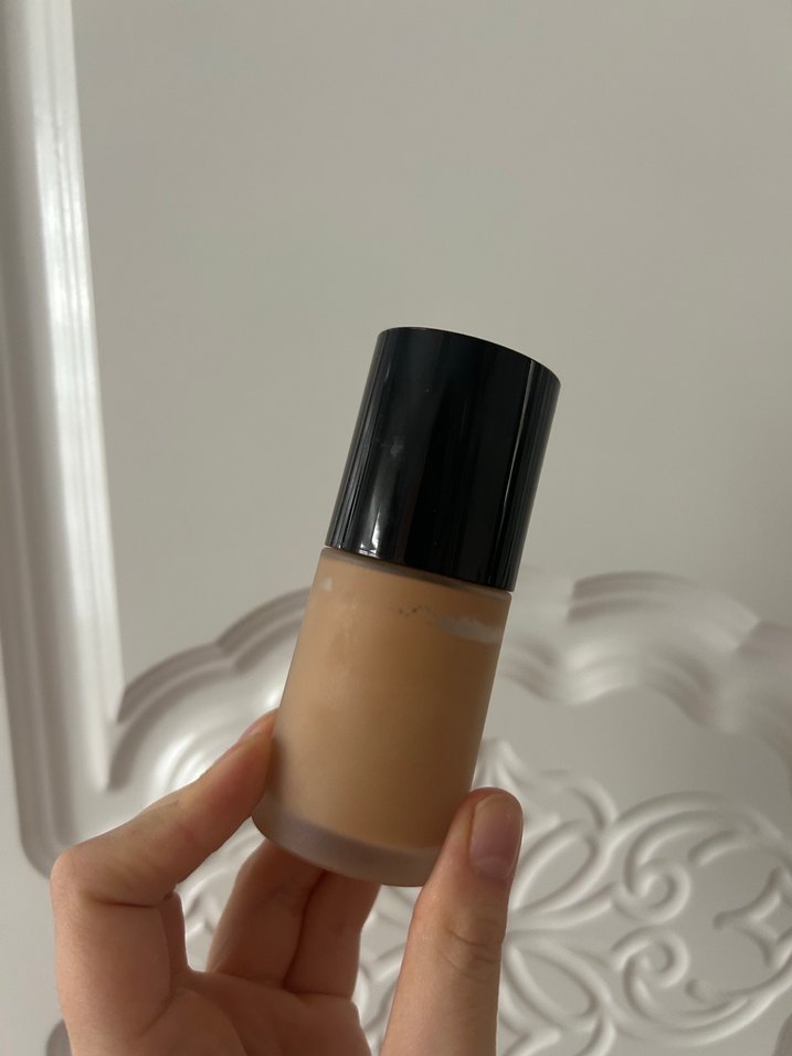 Giorgio Armani Luminous Silk Fondöten Açık Bej - Görsel 2