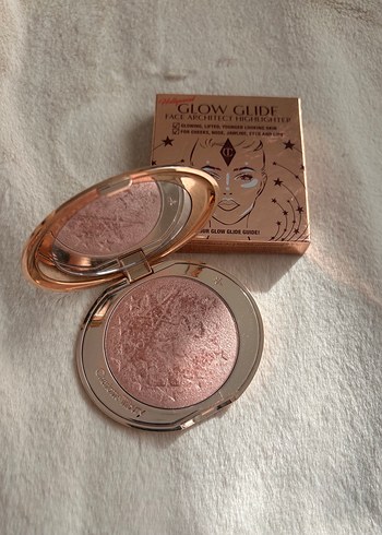 Beden Charlotte tilbury aydınlatıcı