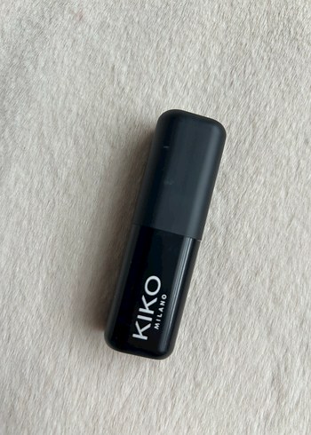 Beden siyah Renk KIKO Milano Ruj
