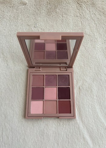 Huda beauty far paleti