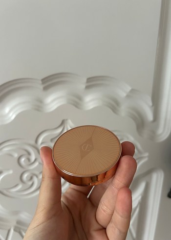 Charlotte tilbury yanak dudak balım