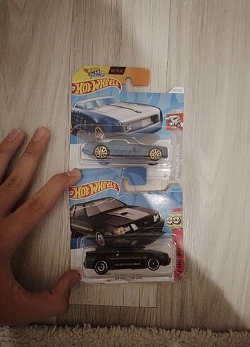 '84 Mustang SVO ve HI-ROLLER II hotwheels